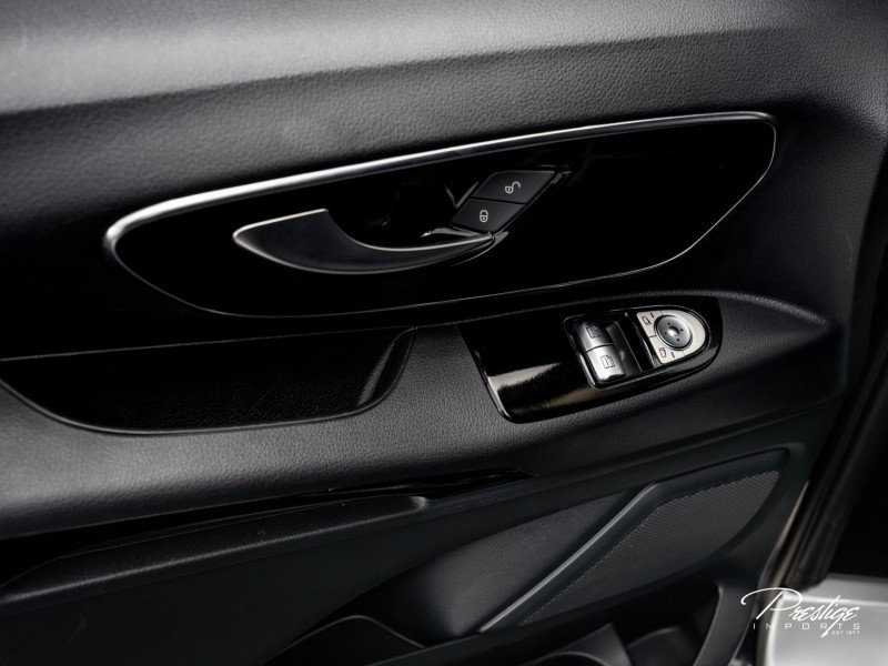 Used 2020 Mercedes-Benz Metris Passenger image 21