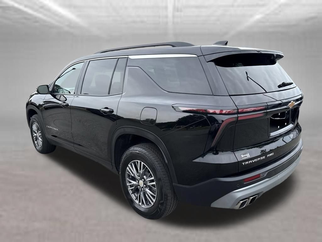 Used 2026 Chevrolet Traverse LT AWD/4WD image 3