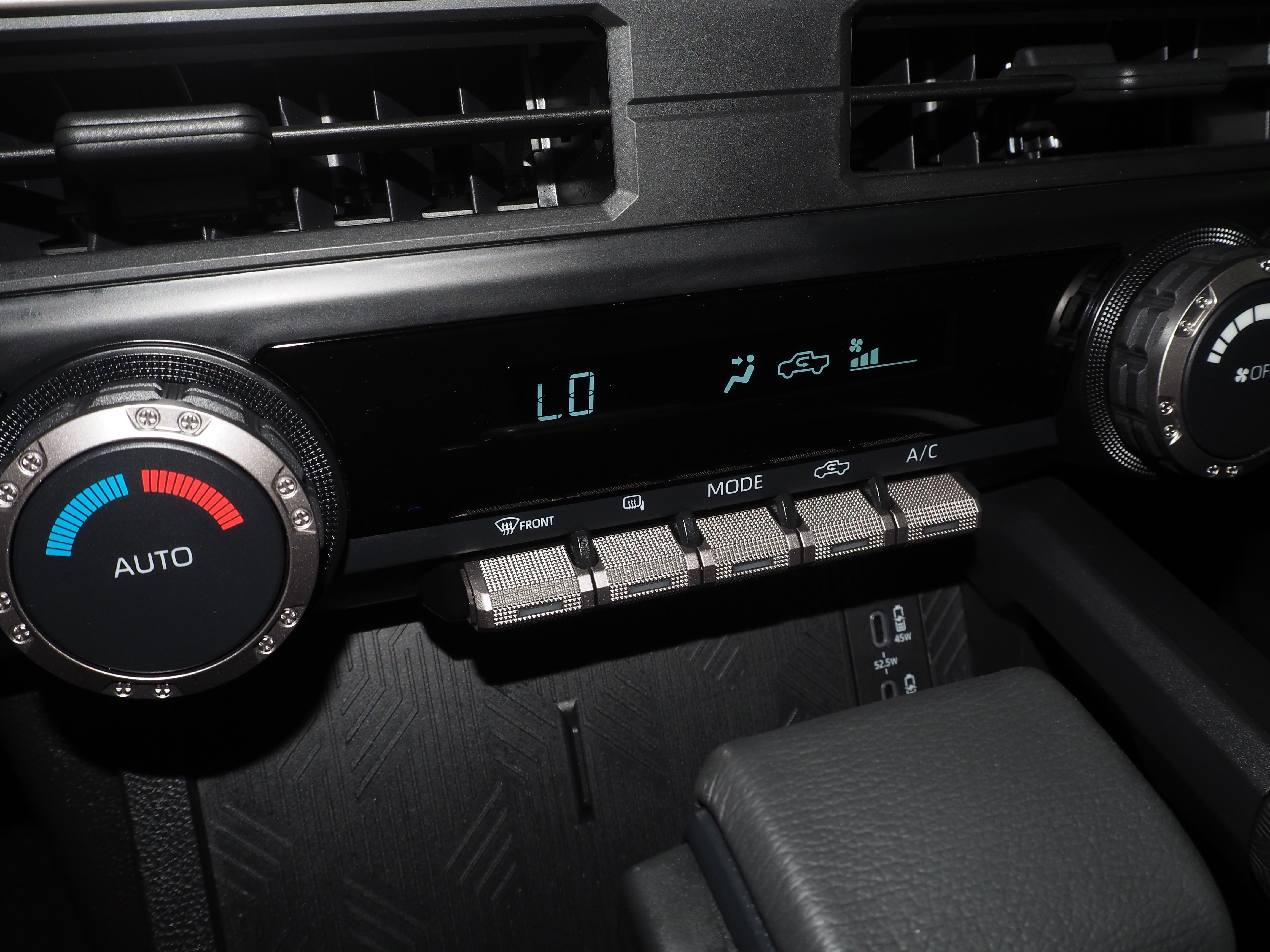 Used 2024 Toyota Tacoma 4x4 Double Cab Hybrid image 27