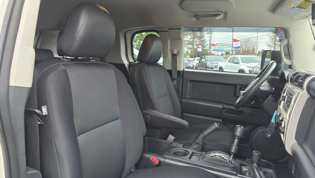 Used 2014 Toyota FJ Cruiser 4WD w/ Convenience Package image 13