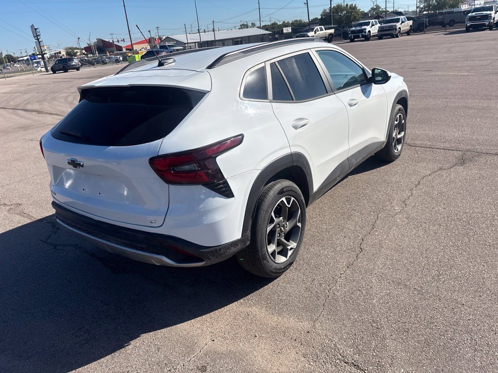 Used 2026 Chevrolet Trax LT FWD image 17