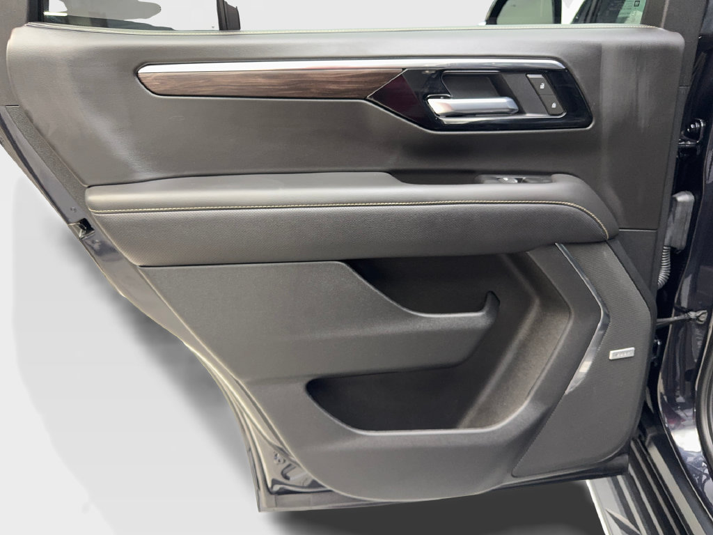 Used 2025 Chevrolet Tahoe Premier RWD image 39