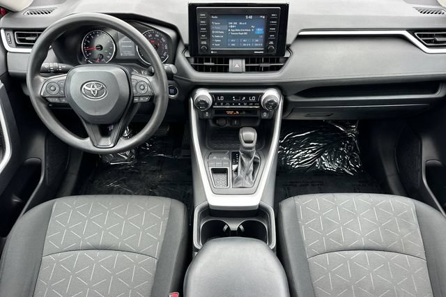 Used 2021 Toyota RAV4 XLE w/ Convenience Package FWD image 15