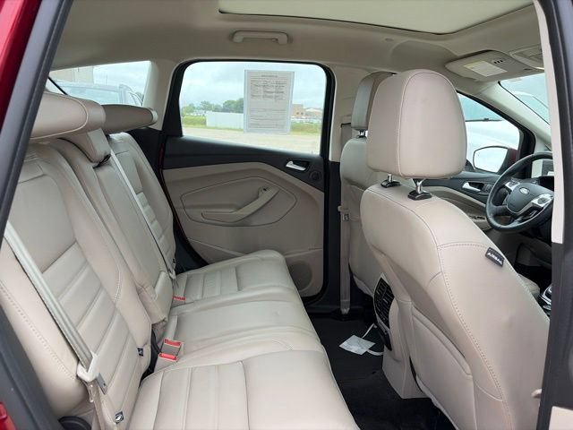 Used 2017 Ford C-MAX Titanium w/ Equipment Group 301A FWD image 20