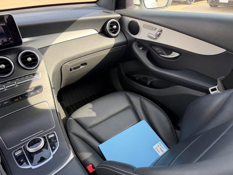 Used 2019 Mercedes-Benz GLC 300 4MATIC image 18