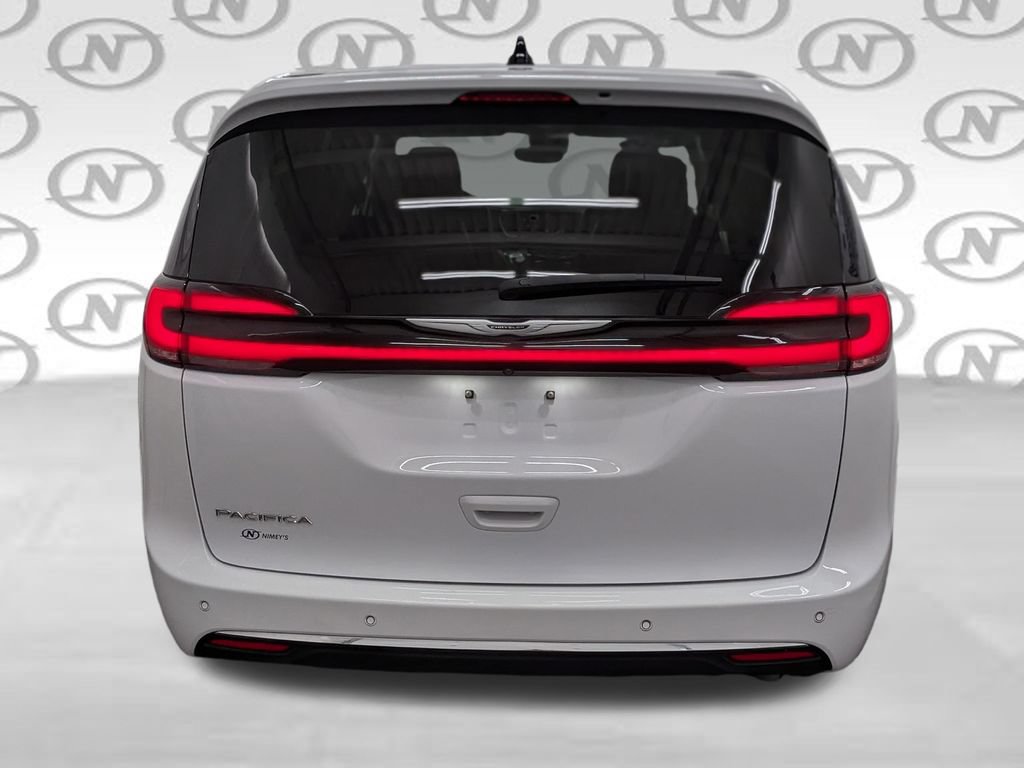 Used 2024 Chrysler Pacifica Touring-L FWD image 25