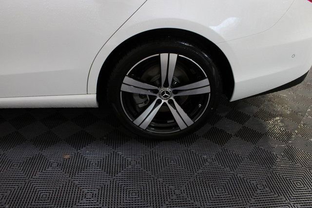 New 2025 Mercedes-Benz C 300 4MATIC Sedan image 8