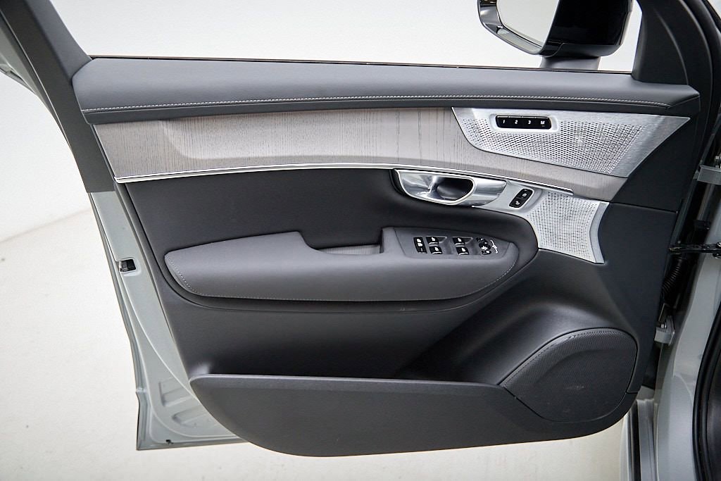 New 2026 Volvo XC90 B6 Ultra w/ Lounge Package image 10