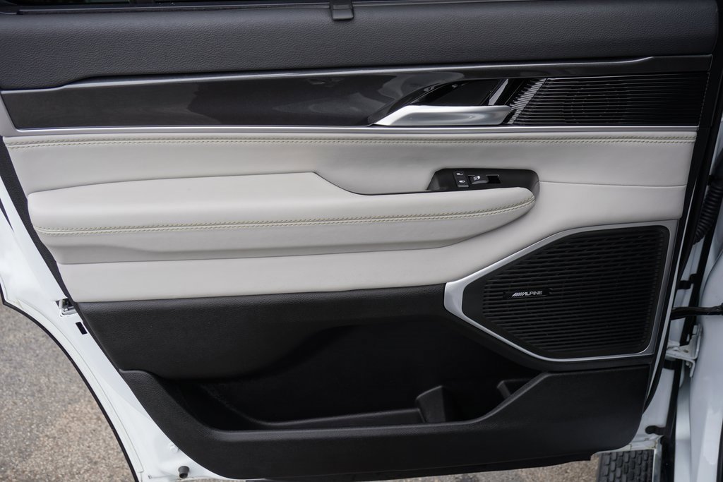 Used 2023 Jeep Wagoneer 4WD w/ Premium Group I image 27