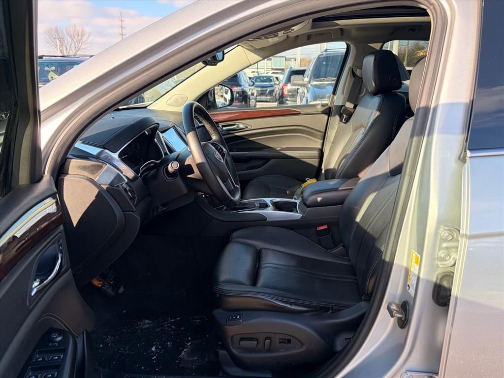 Used 2015 Cadillac SRX Luxury image 45