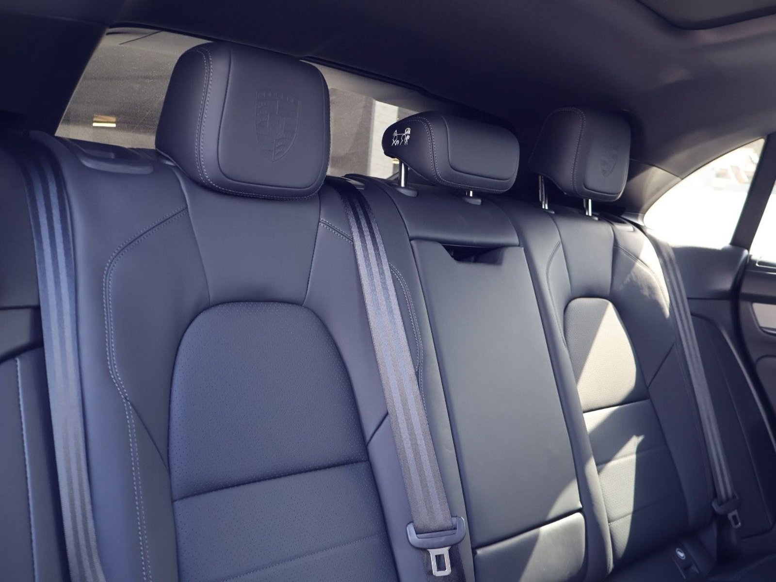 New 2025 Porsche Macan 4S Electric AWD/4WD image 23