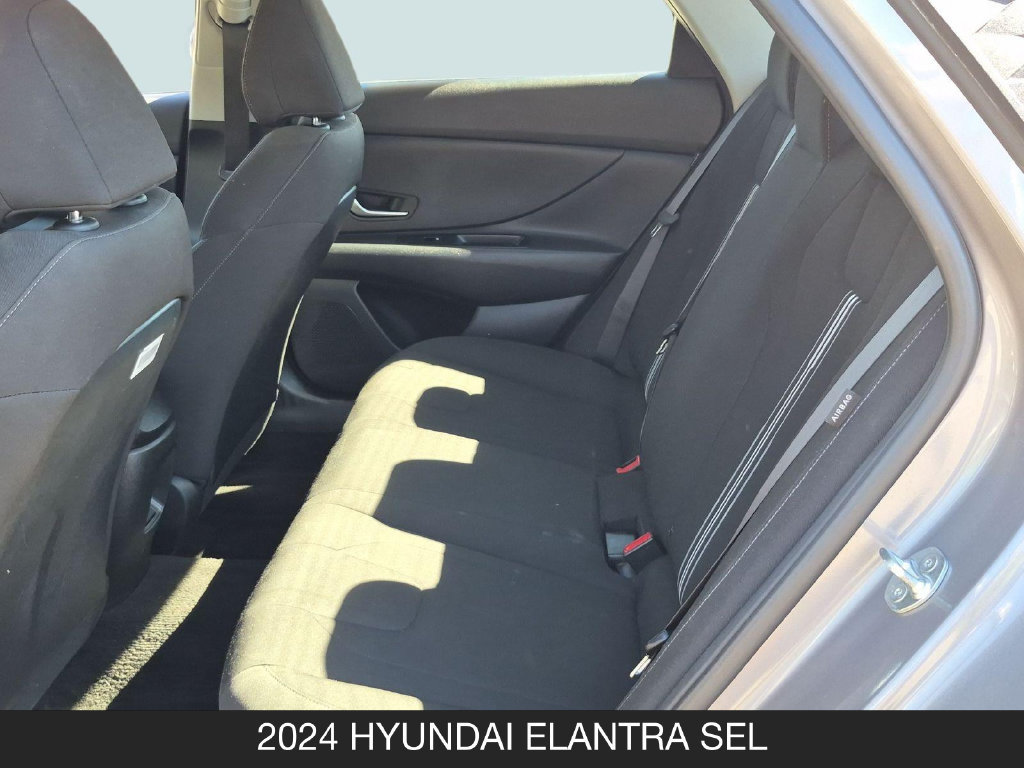 Used 2024 Hyundai Elantra SEL FWD image 16