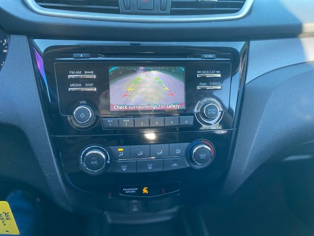 Used 2016 Nissan Rogue S image 22