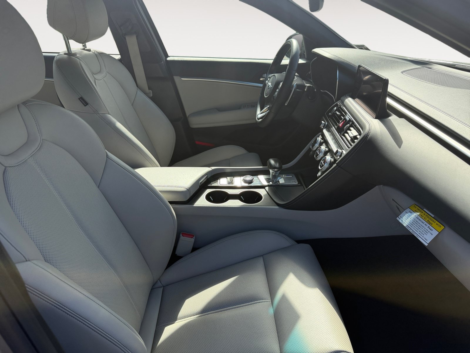 Used 2023 Genesis G70 2.0T AWD/4WD image 19