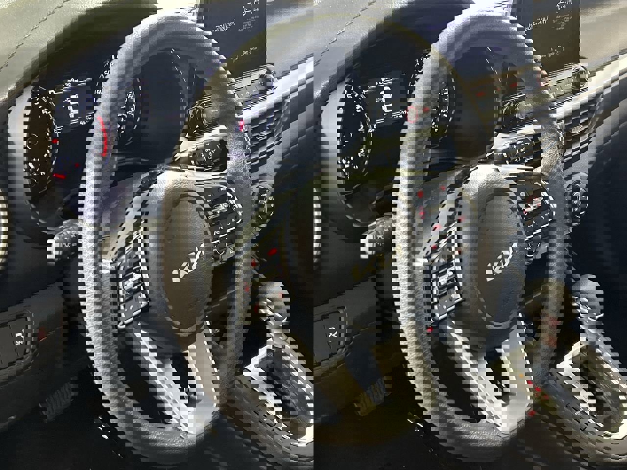 Used 2024 Kia Forte LXS image 13