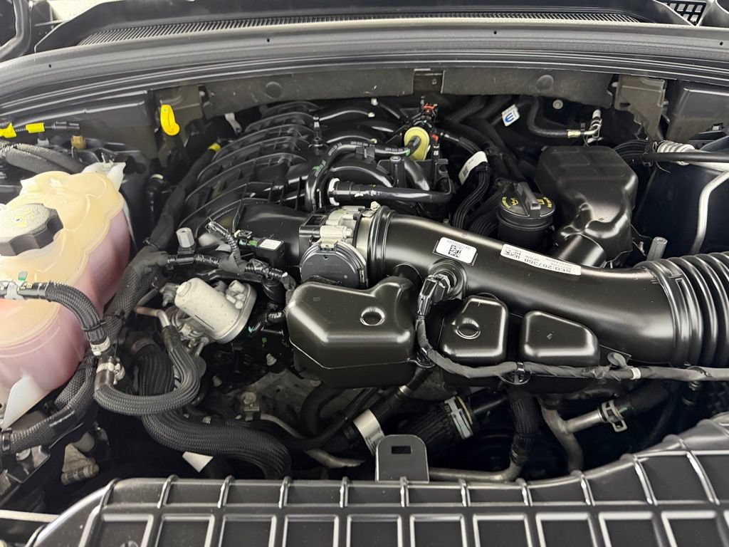 Certified 2024 Jeep Grand Cherokee Overland AWD/4WD image 35