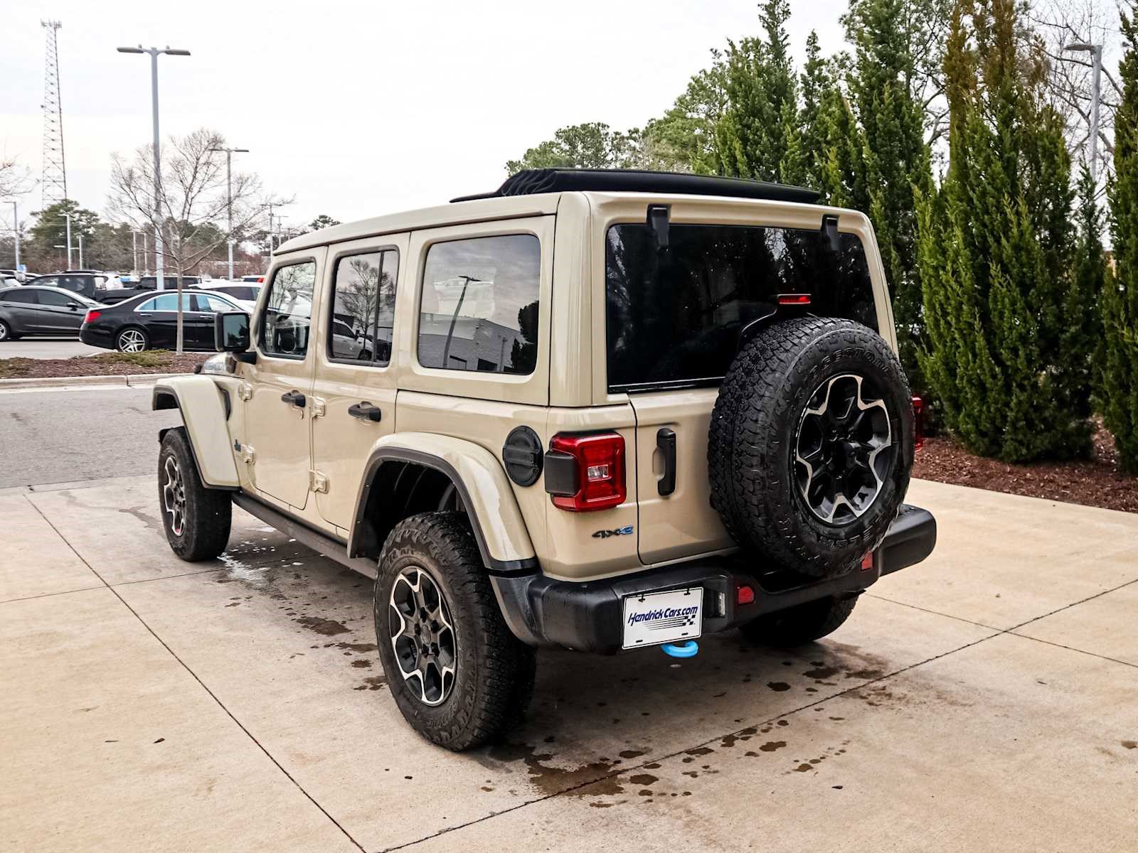Used 2022 Jeep Wrangler Unlimited Rubicon 4xe w/ Steel Bumper Group image 8