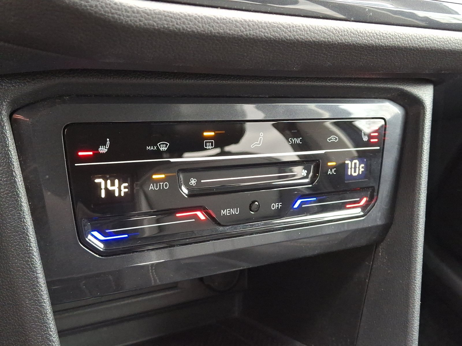 Certified 2022 Volkswagen Tiguan SE image 16