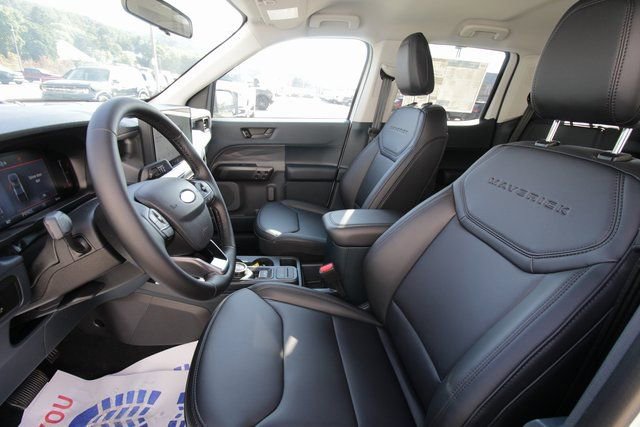 New 2025 Ford Maverick Lariat w/ Black Appearance Package image 17