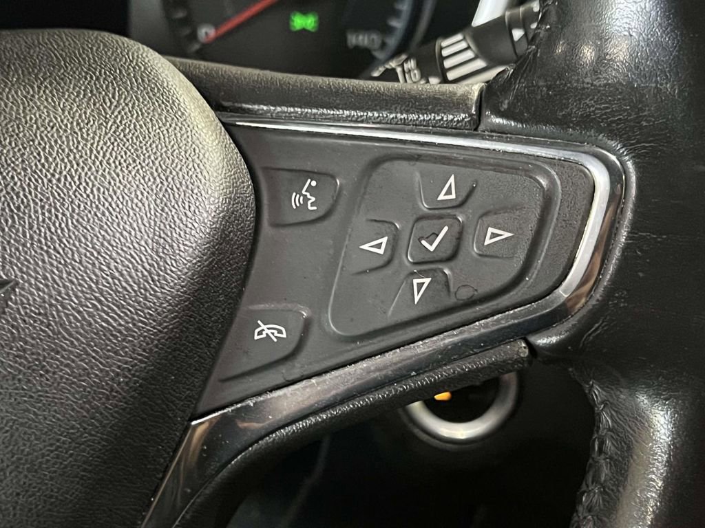 Used 2018 Chevrolet Equinox LT AWD/4WD image 18