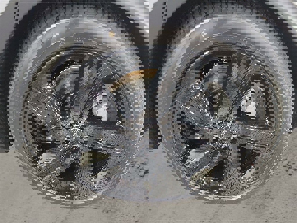 New 2025 Land Rover Discovery S image 10