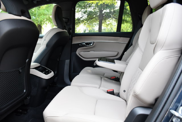 New 2026 Volvo XC90 B5 Plus w/ Protection Package Premier AWD/4WD image 17
