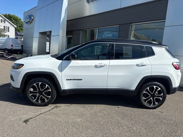 Used 2023 Jeep Compass Limited w/ Sun and Sound Group AWD/4WD image 9