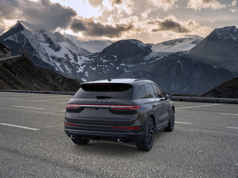 New 2026 Lincoln Corsair Grand Touring w/ Towing Package image 8