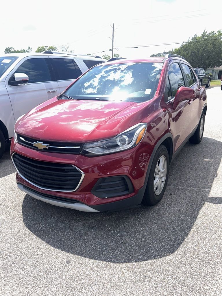 Used 2020 Chevrolet Trax LT w/ LT Convenience Package image 1