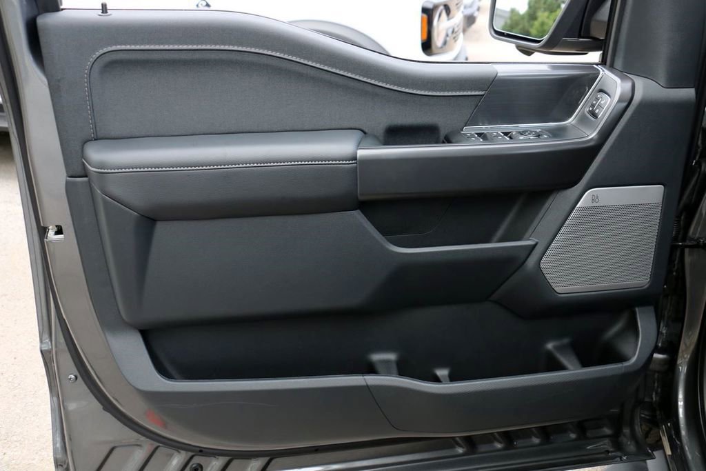 New 2025 Ford F150 Lariat w/ Equipment Group 501A Mid image 14