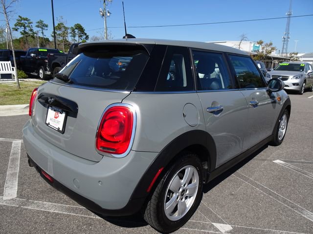 Used 2019 MINI Cooper 4-Door Hardtop w/ Signature Upholstery Package image 4
