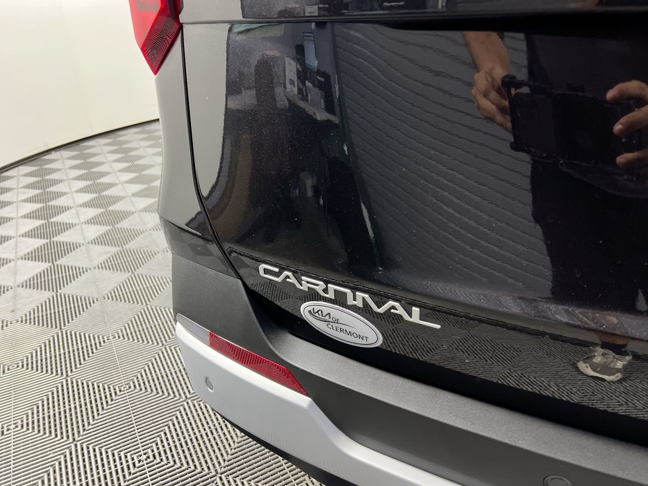 New 2026 Kia Carnival EX FWD image 5