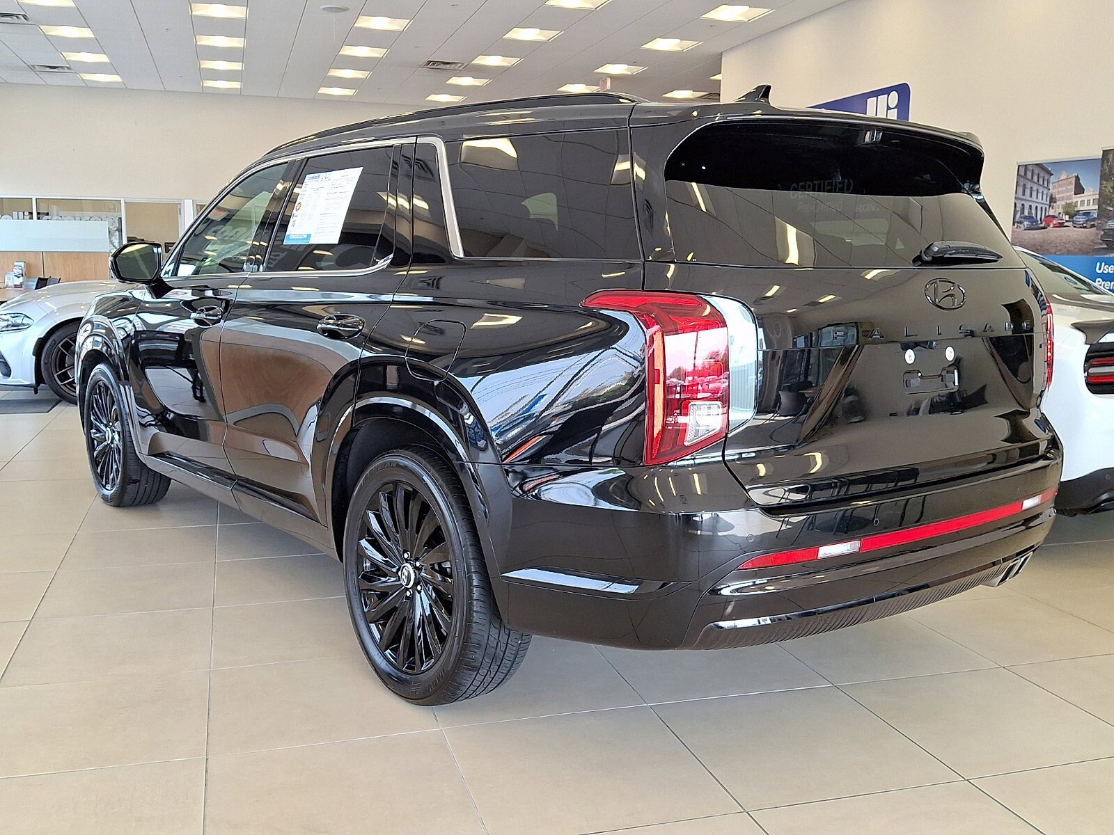 Used 2024 Hyundai Palisade Calligraphy image 4