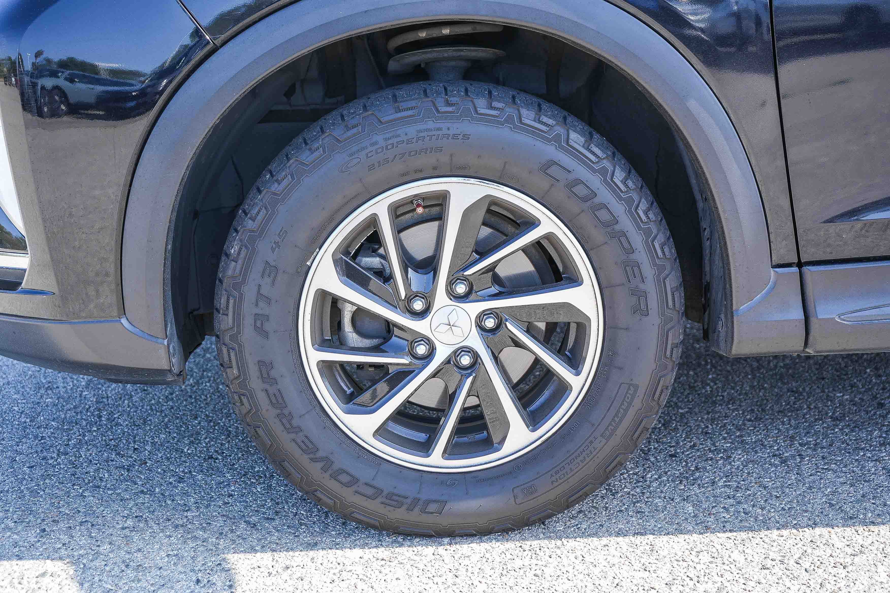 Used 2020 Mitsubishi Eclipse Cross ES AWD/4WD image 12