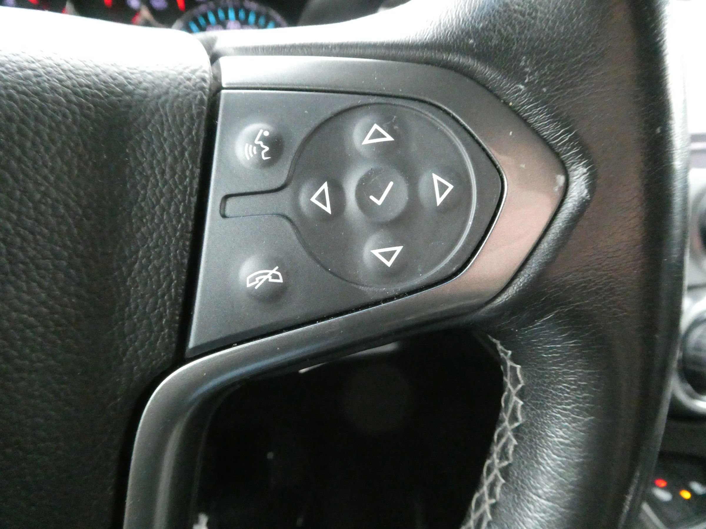 Used 2020 Chevrolet Suburban LT AWD/4WD image 36