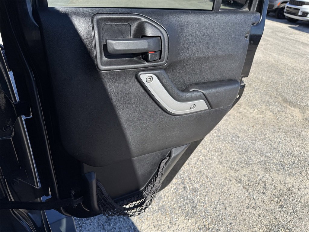 Used 2014 Jeep Wrangler Unlimited Sahara w/ Dual Top Group image 27