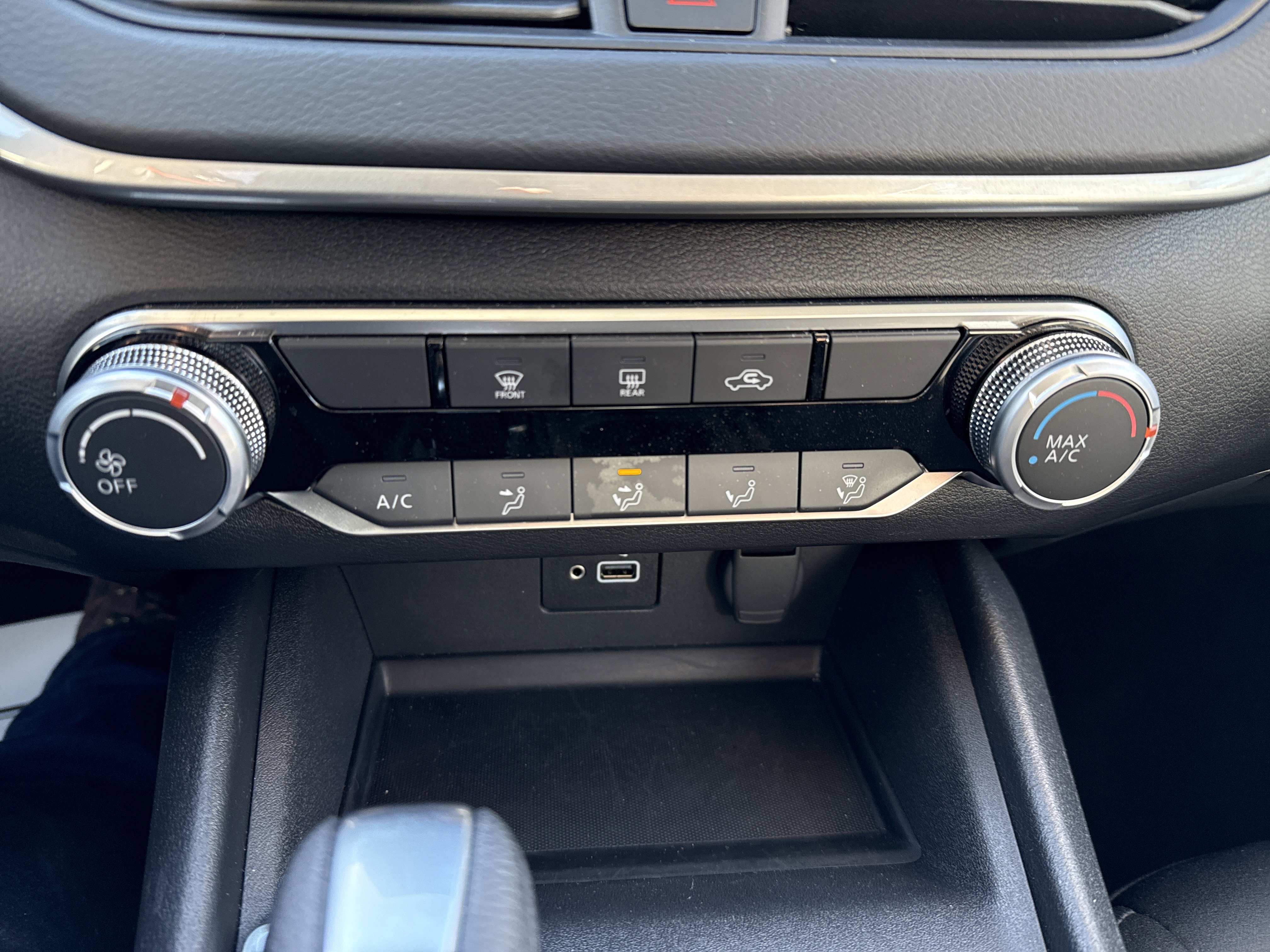 Used 2024 Nissan Altima 2.5 S image 25