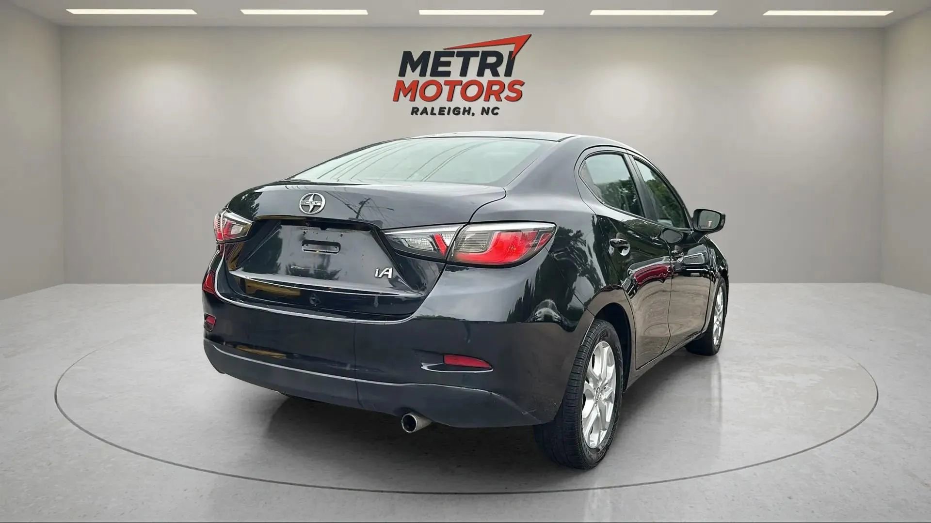 Used 2016 Scion iA image 5