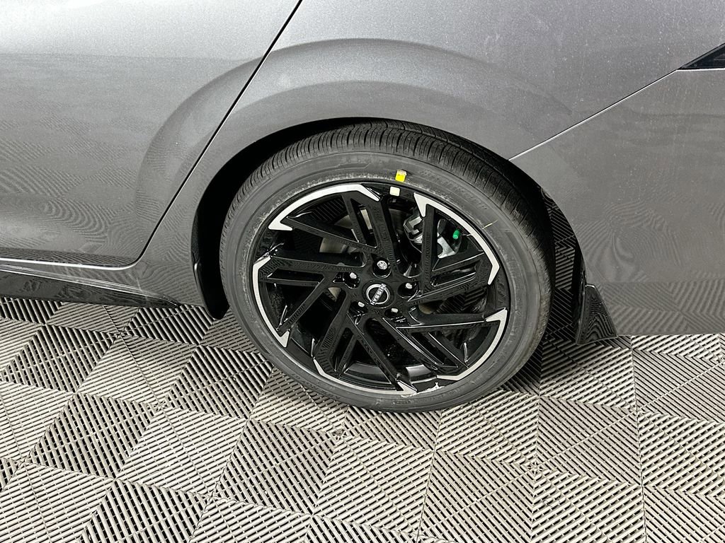New 2026 Nissan Sentra SR w/ SR Premium Package image 38