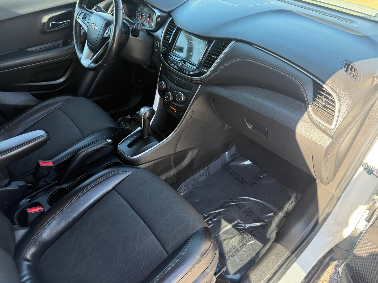 Used 2019 Chevrolet Trax LT w/ LT Convenience Package FWD image 28