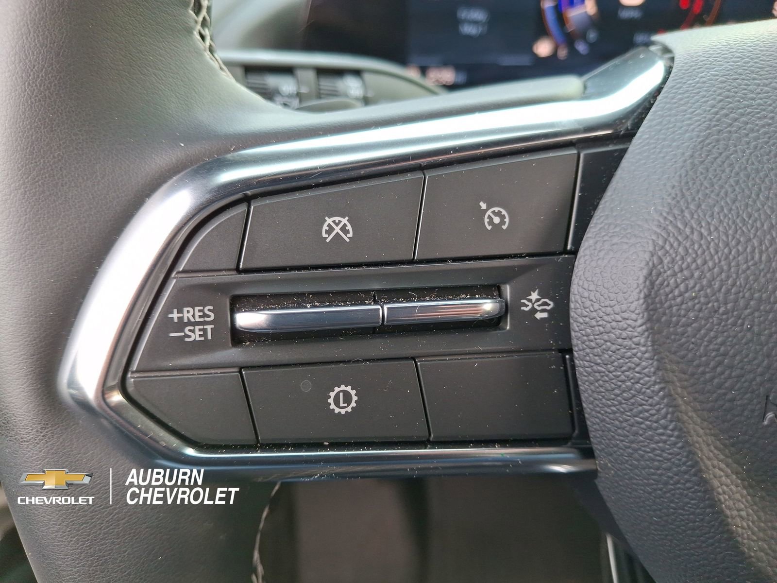Used 2025 Chevrolet Traverse LT w/ Driver Confidence Package FWD image 14
