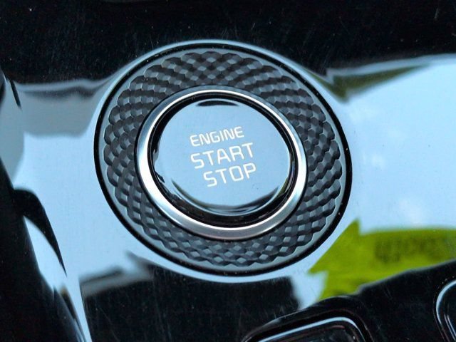 Used 2024 Kia Niro EX FWD image 27