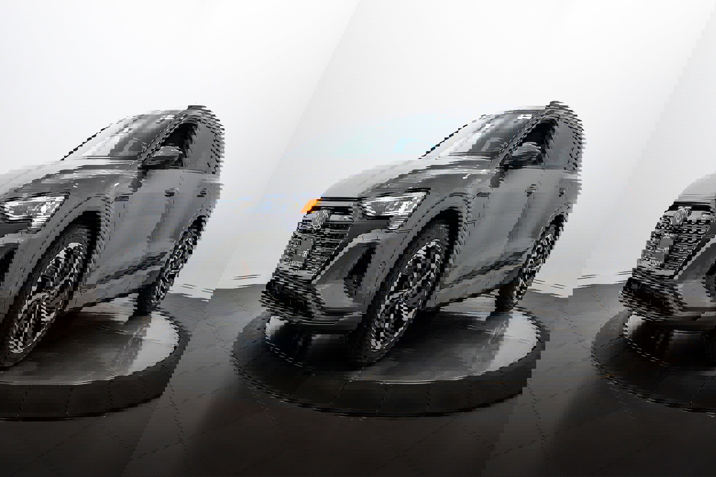 Certified 2024 Audi Q8 e-tron Premium Plus image 7