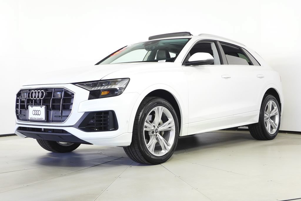 Used 2023 Audi Q8 Premium w/ Convenience Package AWD/4WD image 2