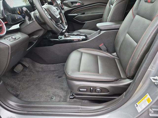 Used 2025 Chevrolet Trax RS w/ Driver Confidence Package FWD image 15