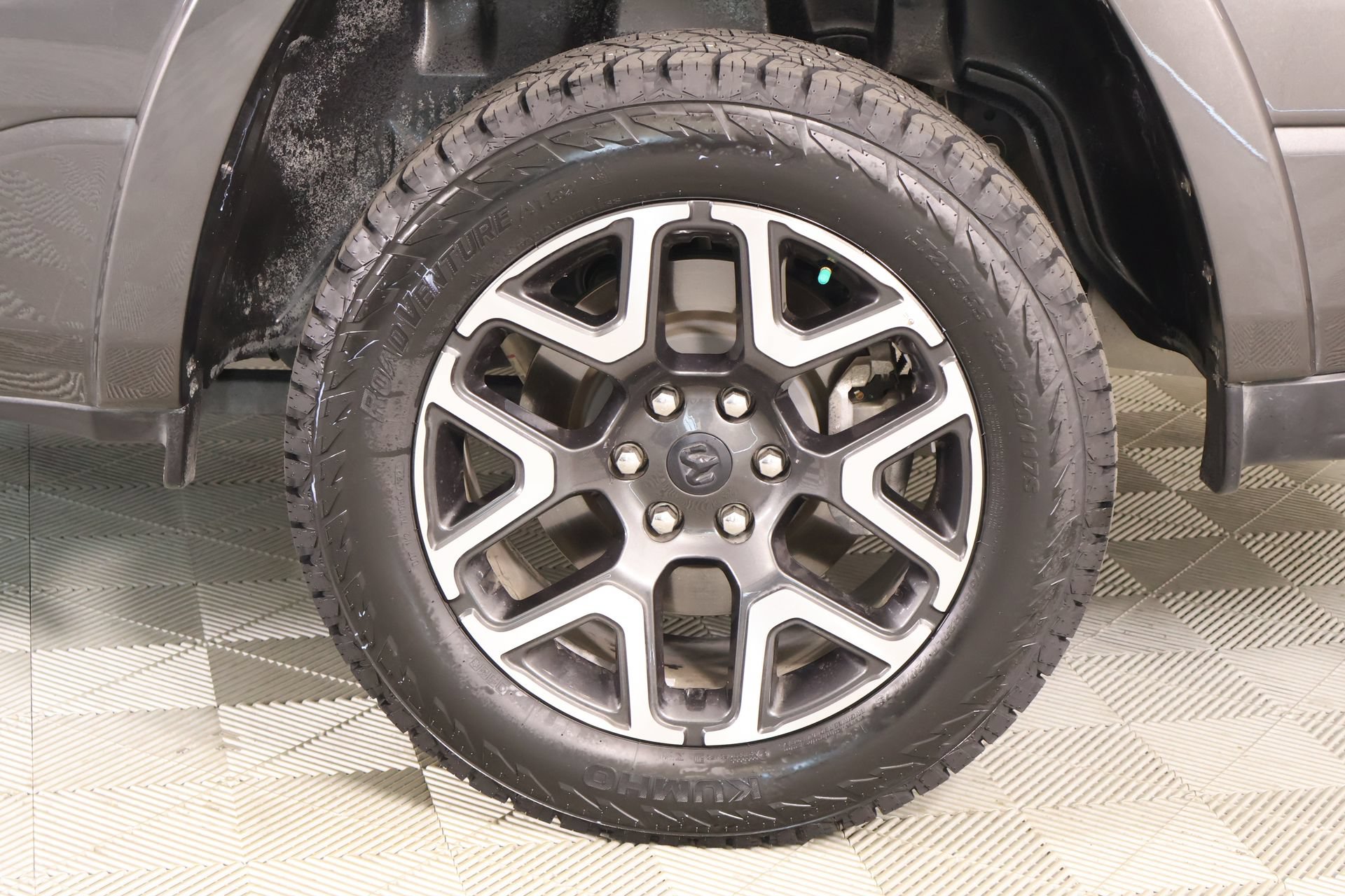 Used 2025 RAM 1500 Laramie w/ Laramie Southwest Edition AWD/4WD image 21