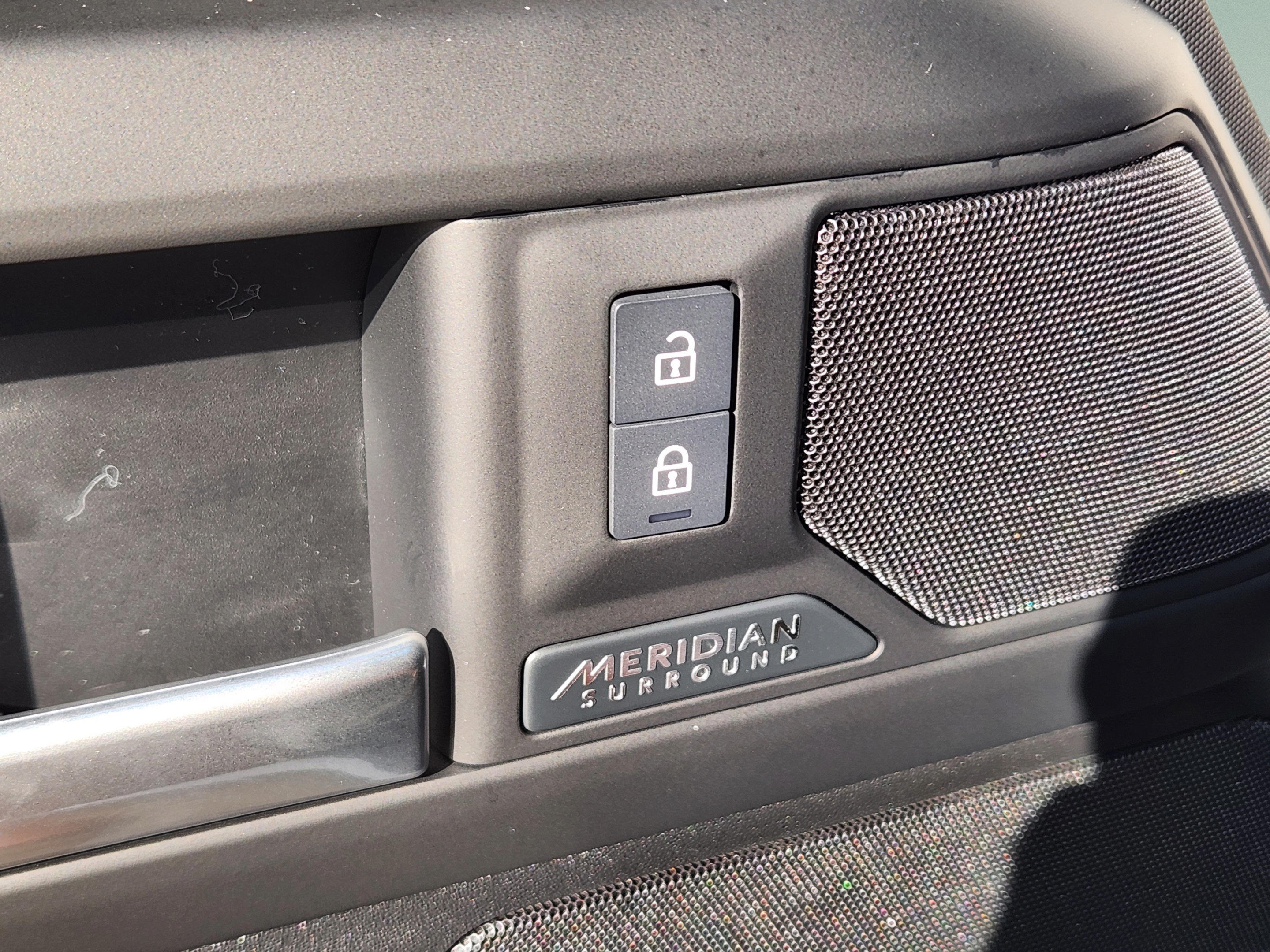 New 2026 Land Rover Defender 110 X-Dynamic SE AWD/4WD image 18
