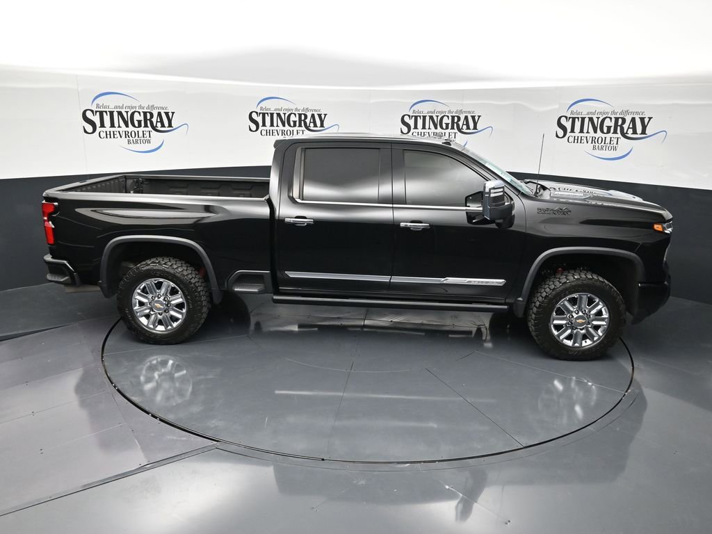 Used 2024 Chevrolet Silverado 2500 High Country w/ High Country Premium Package AWD/4WD image 16
