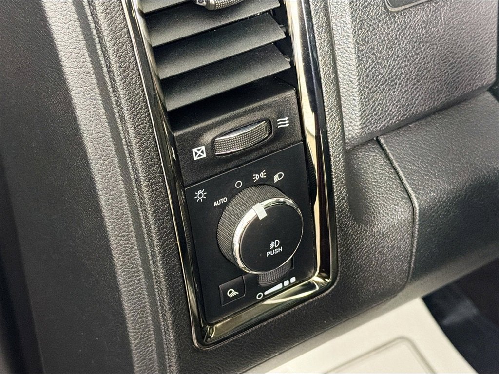 Used 2018 RAM 1500 Sport w/ Sport Premium Group image 10