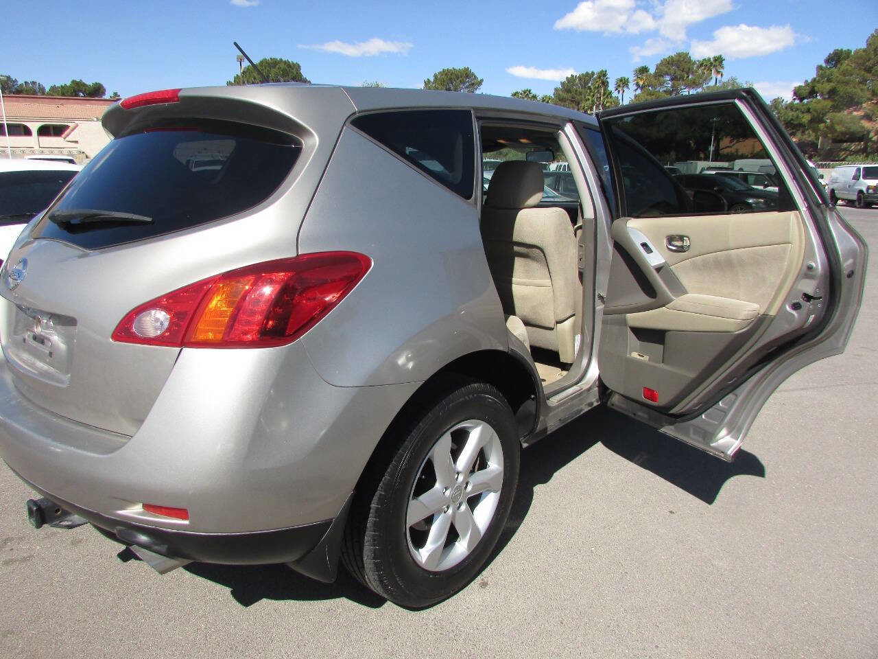 Used 2010 Nissan Murano S image 16